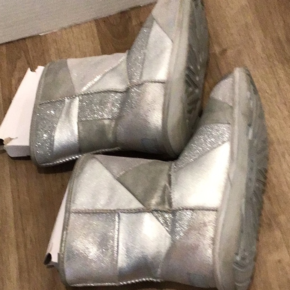 Ugg Classic Short Size 5 Silver Patchwork Boots - image 4